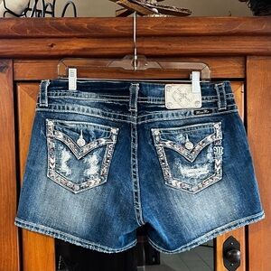 MISS ME: Embellished Distressed Back Pockets Curvy Shorts